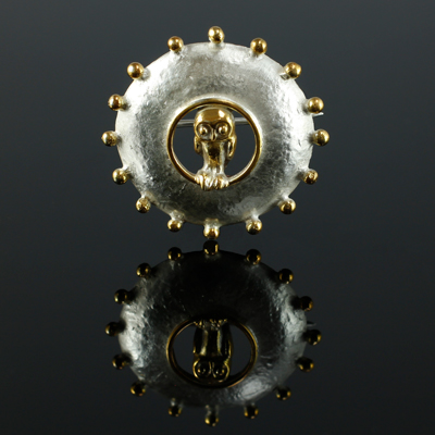 Schmuck von der Bey, Eulenbrosche, 935 Silber, teilvergoldet, Ø 3 cm