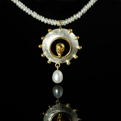 Schmuck von der Bey, Halskette Kleine Eulenlinse, 935 Silber, teilvergoldet, Perlen