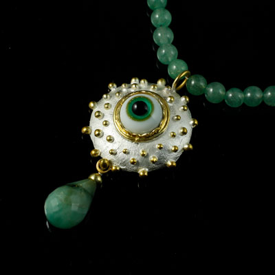 Schmuck von der Bey, Kette Auge, 935 Silber teilvergoldet, Glas, Aventurin, Smaragd