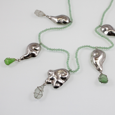 Schmuck von der Bey, Collier Schnecken, Achat, 935 Silber ziseliert, Meeresglas