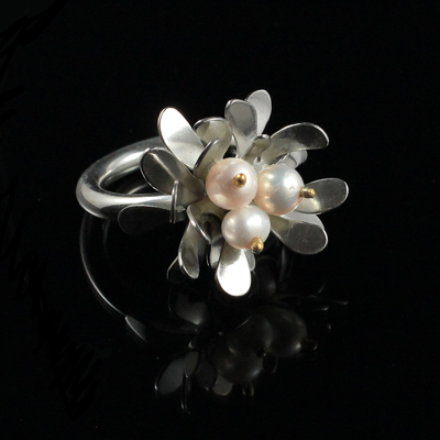Schmuck von der Bey, Ring Mistel, 935 Silber, 750 Gelbgold, Zuchtperlen